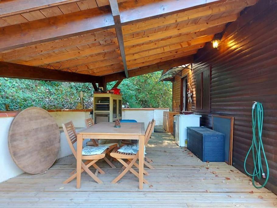 Chalet Au Milieu De La Foret Avec Lac A Proximite Layrac Exteriér fotografie