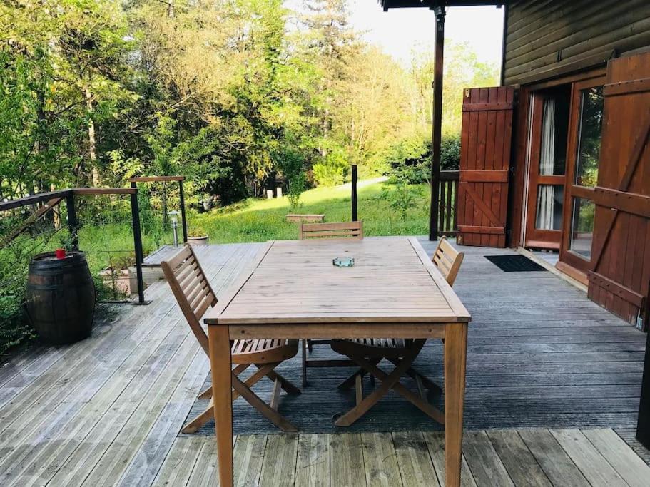 Chalet Au Milieu De La Foret Avec Lac A Proximite Layrac Exteriér fotografie