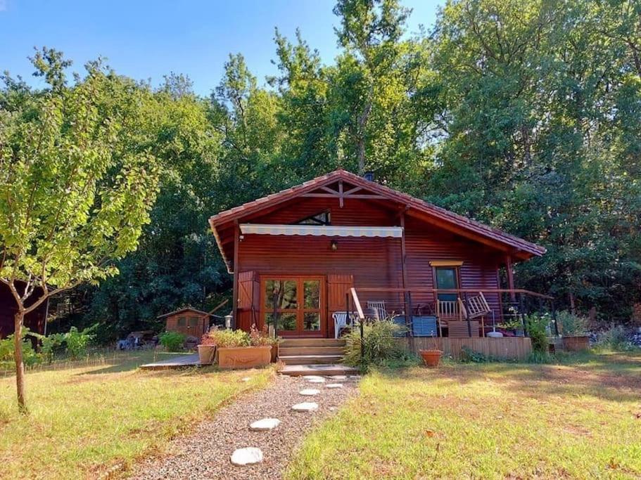 Chalet Au Milieu De La Foret Avec Lac A Proximite Layrac Exteriér fotografie